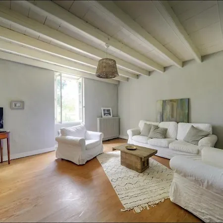 Les Deux Magnolias Holiday home *